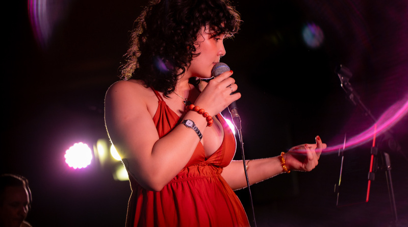 Festival Jurerê Música leva artistas da nova MPB para apresentações gratuitas na Capital